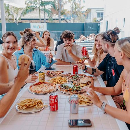 Surf Inn Boutique Backpackers - Free Breakfast Gold Coast Kültér fotó